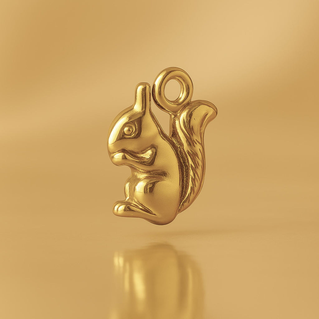 9ct Yellow Gold - American Red Squirrel Charm