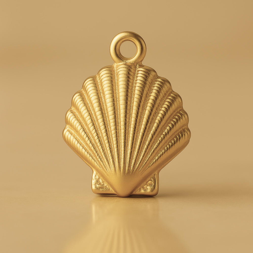 18ct Yellow Gold - Scallop Beach Shell Charm
