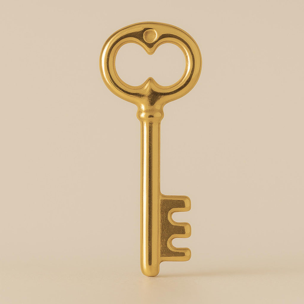 18ct Yellow Gold - Vintage Castle Key Charm