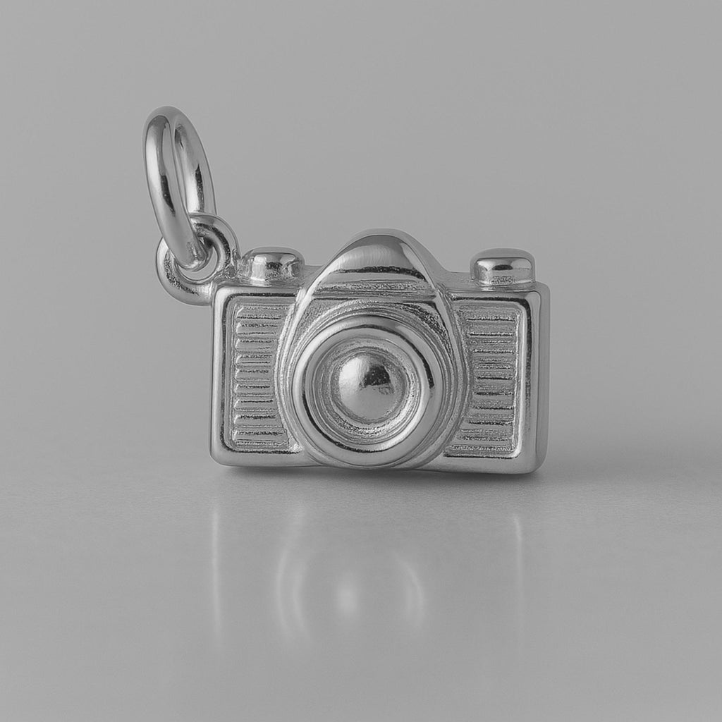 950 Platinum - SLR Camera Charm
