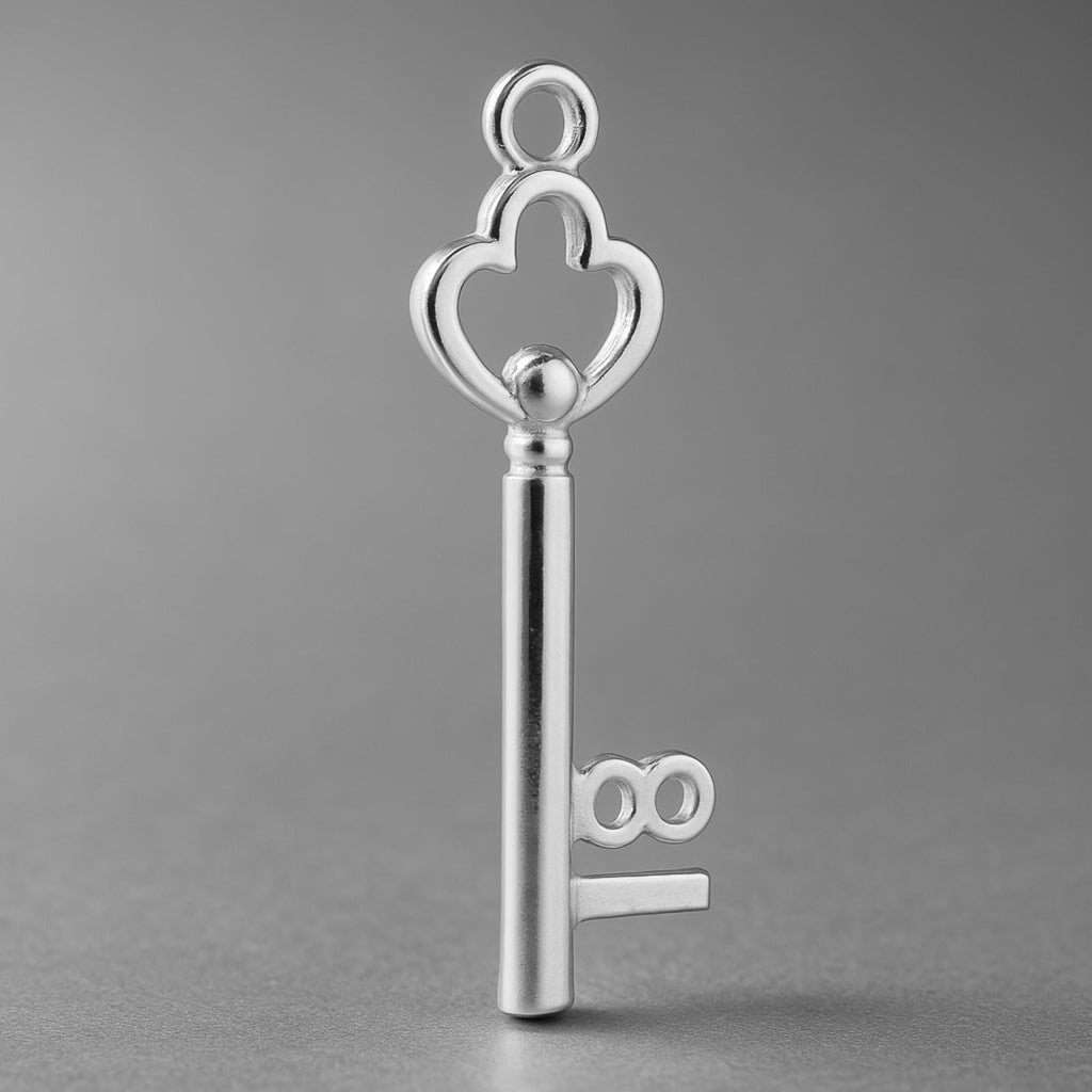 18ct White Gold - 18 Clover Key Charm